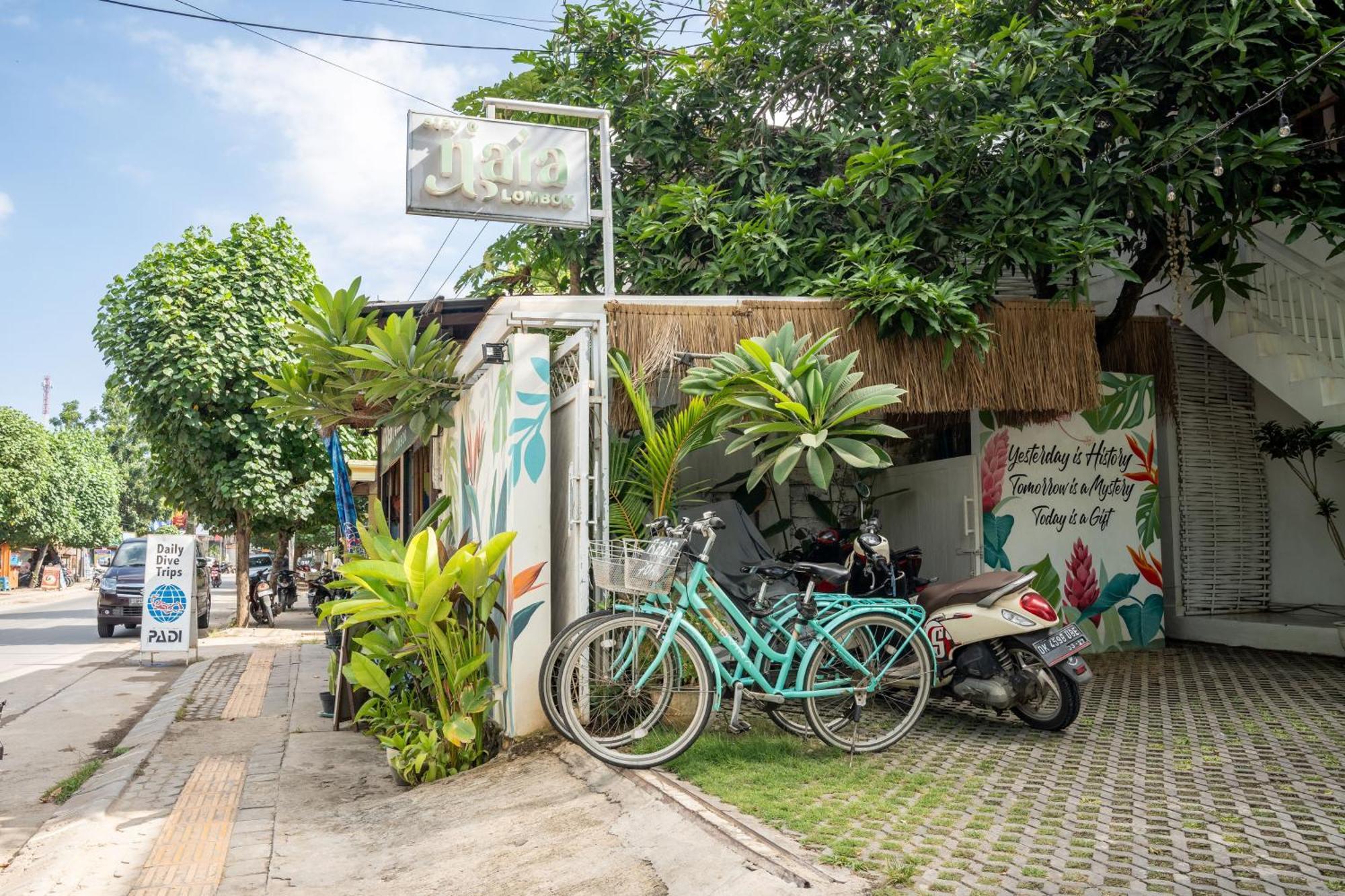 Готель Naia Lombok Kuta  Екстер'єр фото